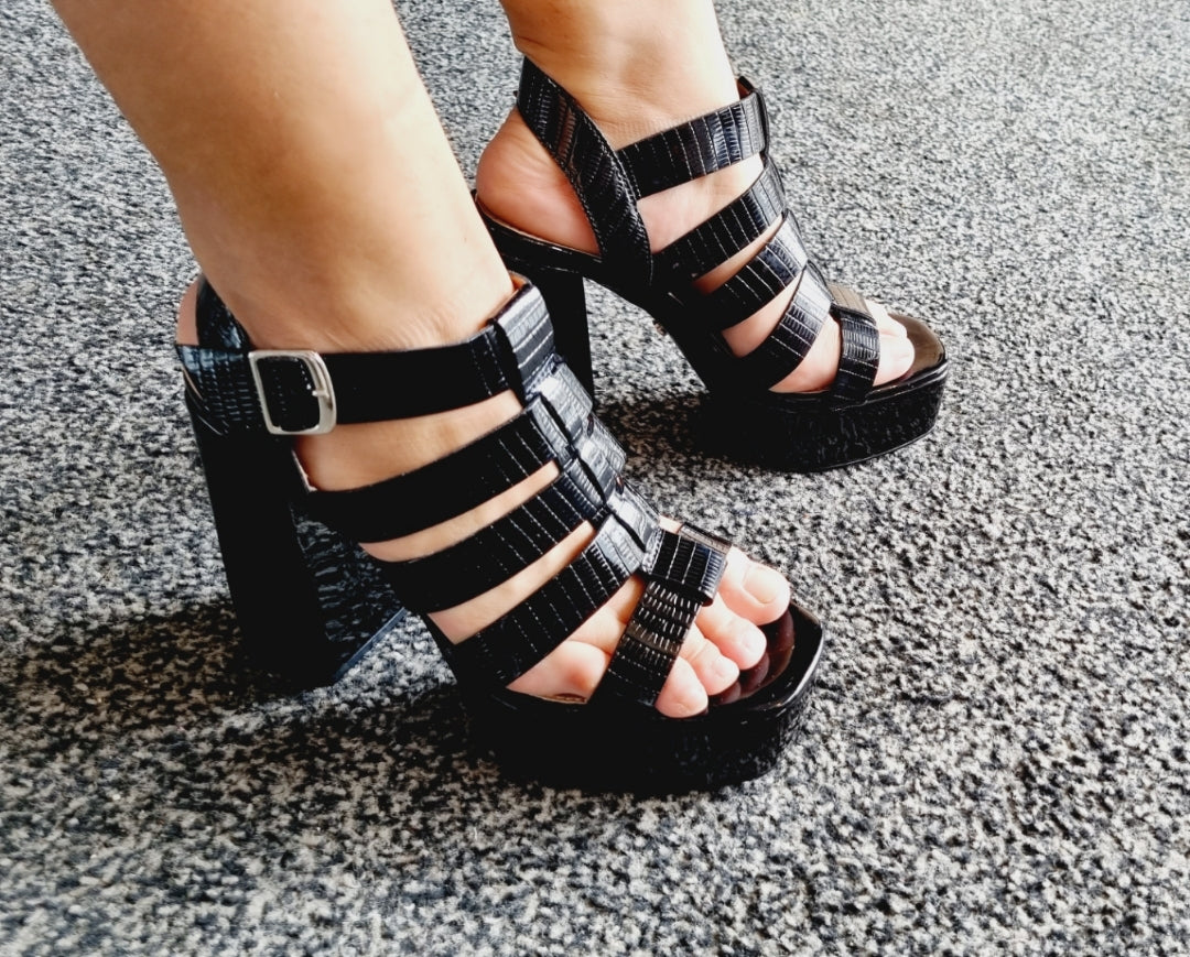 ZAPATILLA 3797 SALAMANDRA TIRAS CH NEGRO