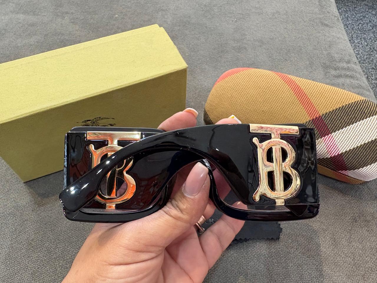 LENTES REPILCA BURBERRY 003 NEGRO C/DORADO