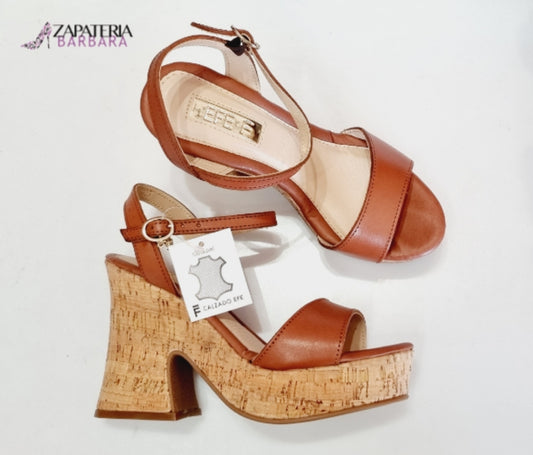 SANDALIA TACON CON PLATAFORMA 338903 EFE SINGAPUR PIEL TAN