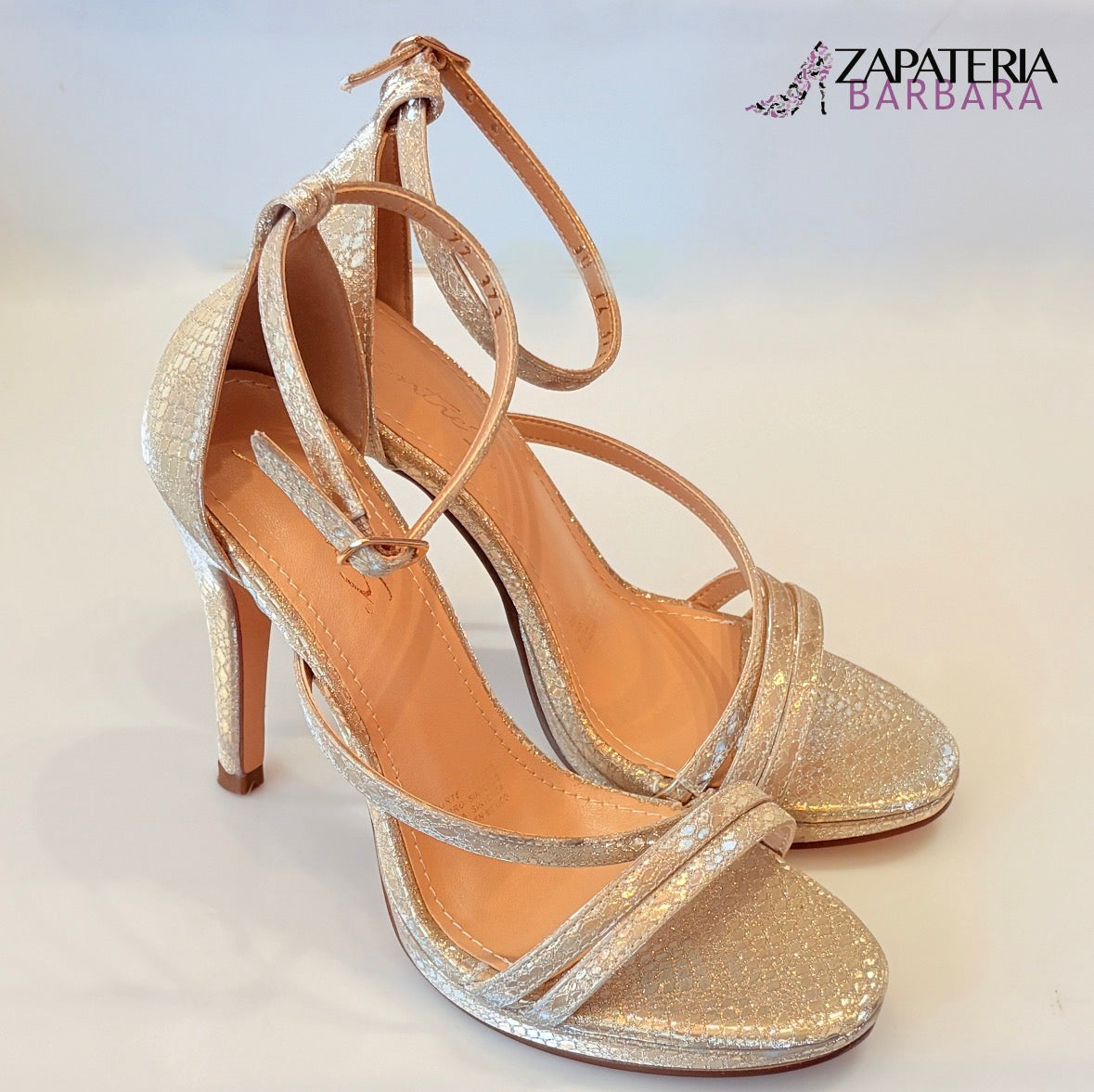 ZAPATILLA 373 SENTIES MEDUSA ORO TACON DELGADO 10 cm