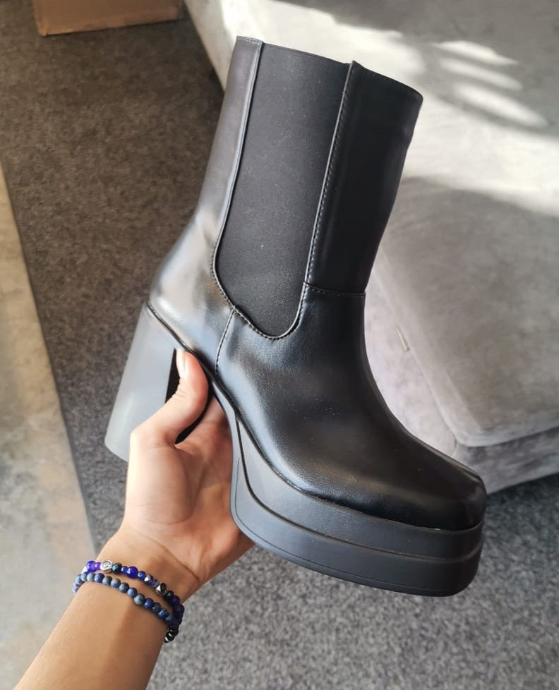 BOTIN 765 SENTIES PLATAFORMA BRATZ NEGRA