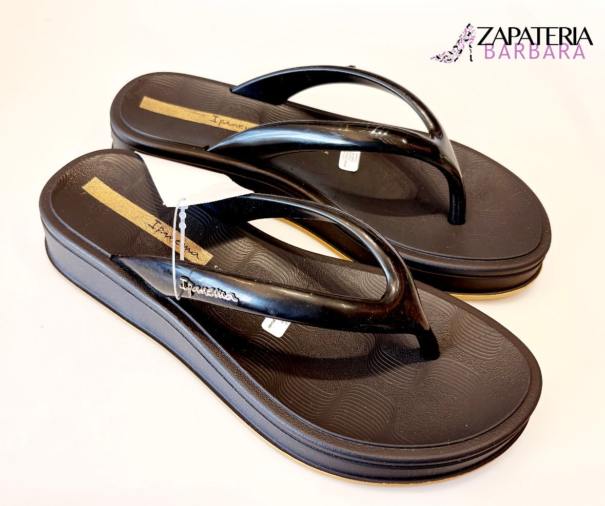 SANDALIA PLATAFORMA 27417 IPANEMA NEGRO/ORO