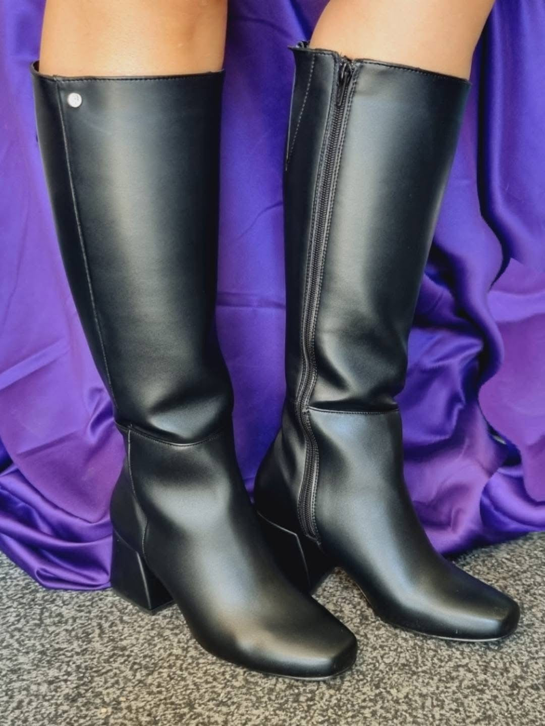 BOTA LARGA 310103 EFE CHICAGO NEGRA